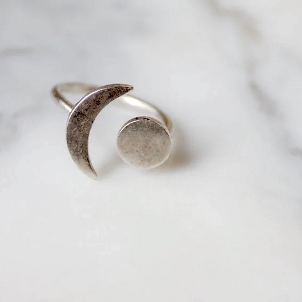 14k gold crescent silver moon ring 🌙